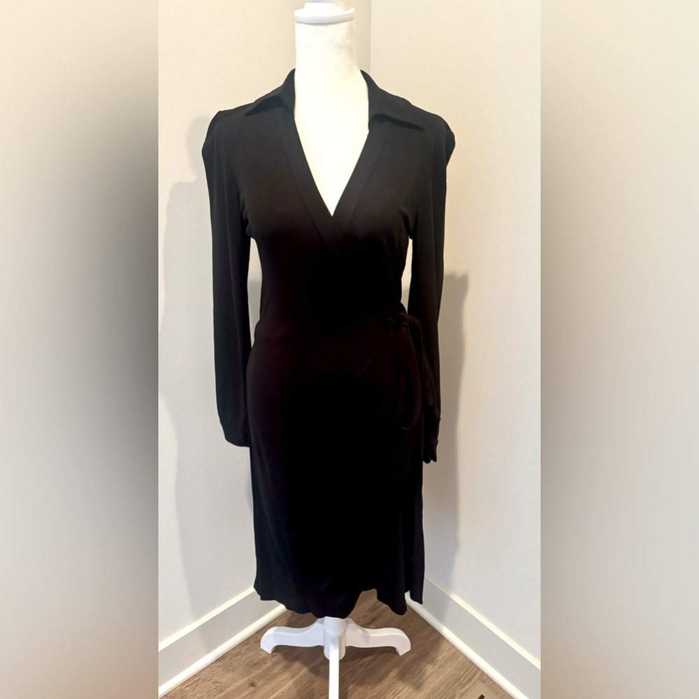 Diane Von Furstenburg New Jeanne Two Black Crepe Wrap Tie Plunge Dress size 4